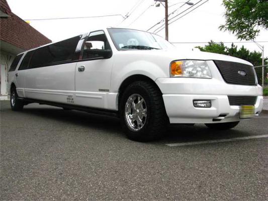 White Ford Expedition Limousine from Best Limo Service NJ