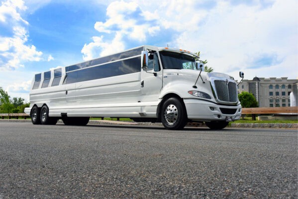 Benefits of renting Online NJ Party Bus Rental when you are on vacation